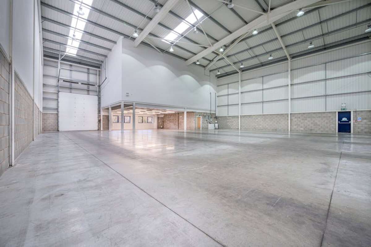 Industrial Unit in Guildford - photo 3