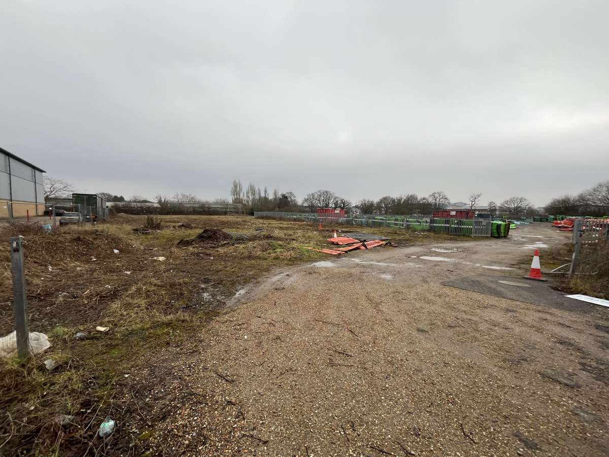 Industrial Unit in Burgess Hill - photo 3