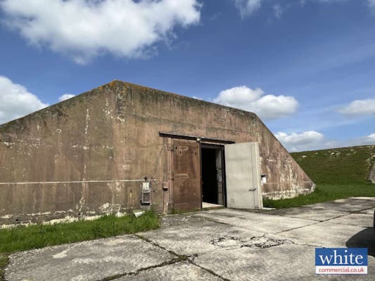 Industrial Unit in Bicester - photo 2