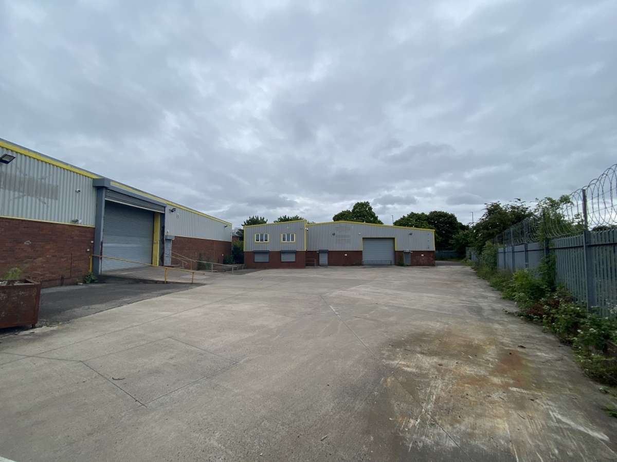 Industrial Unit in Walsall - photo 2