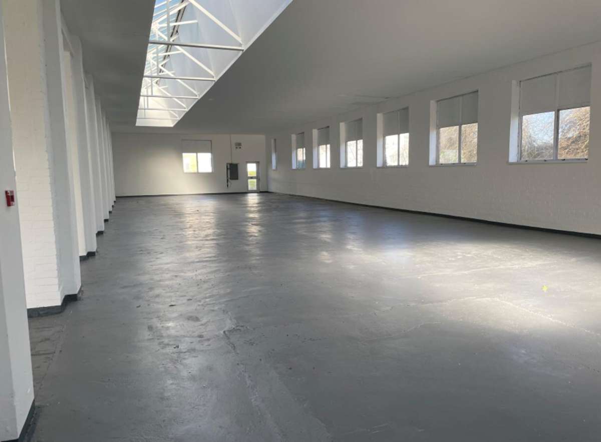 Industrial Unit in Cirencester - photo 2