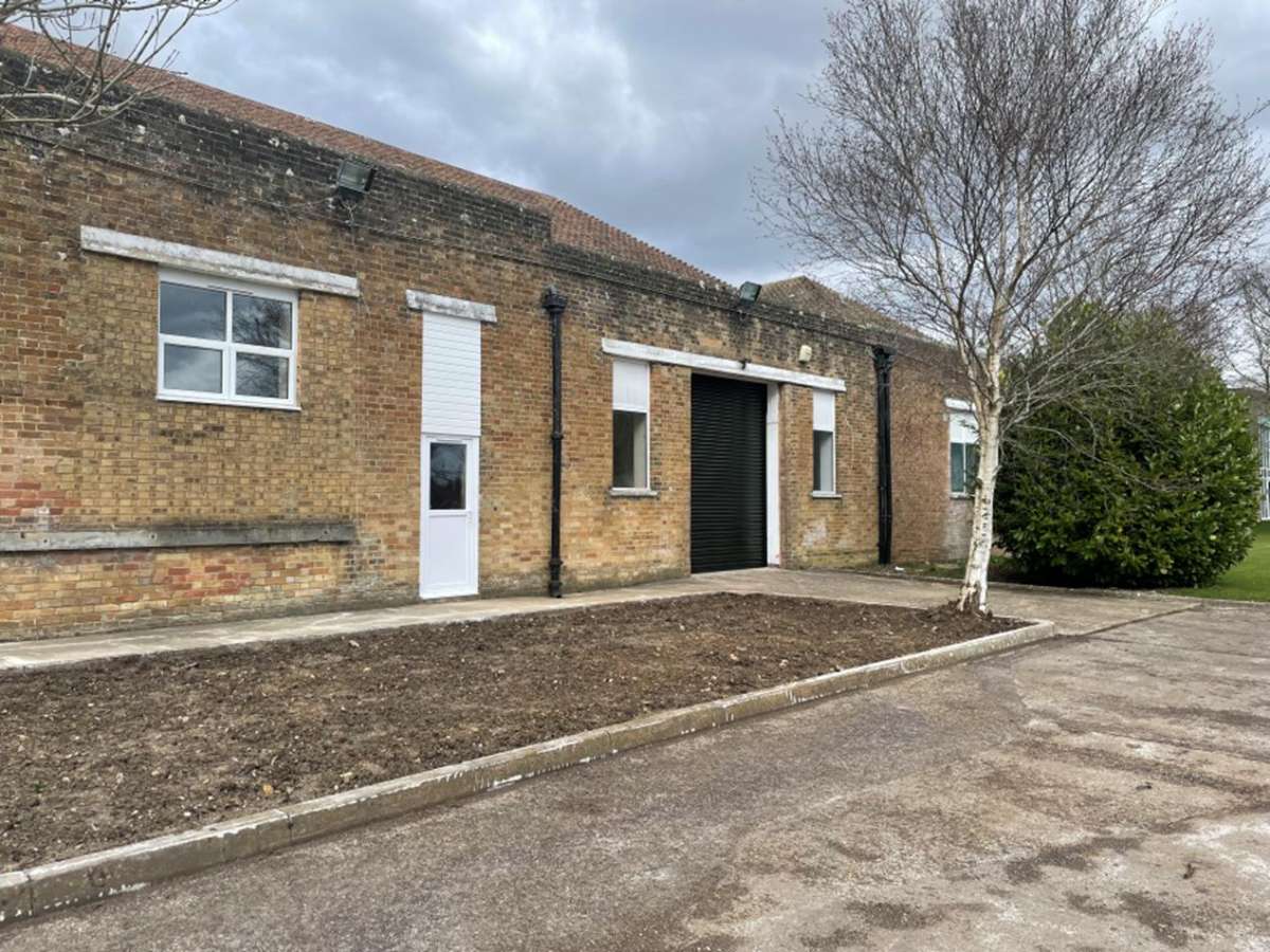 Industrial Unit in Cirencester - photo 4