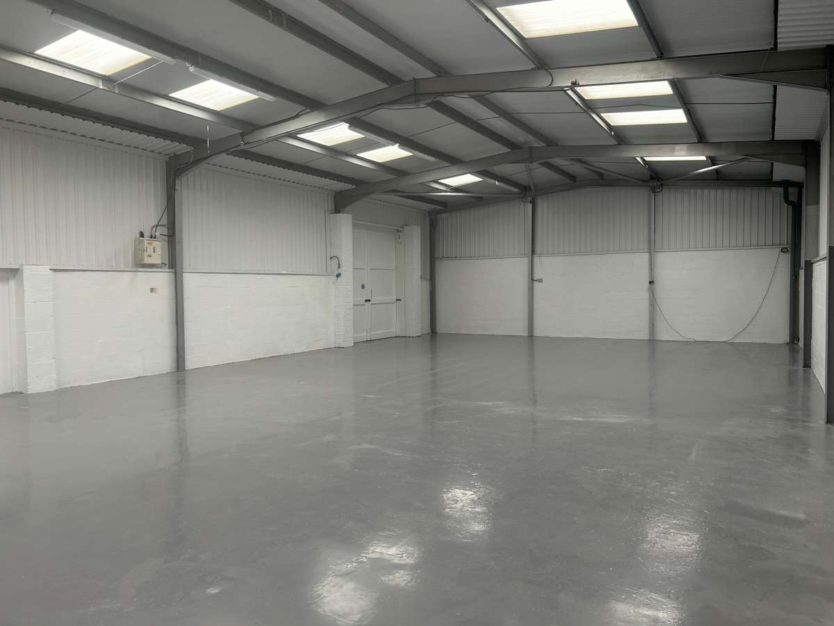Industrial Unit in Chandlers Ford - photo 3