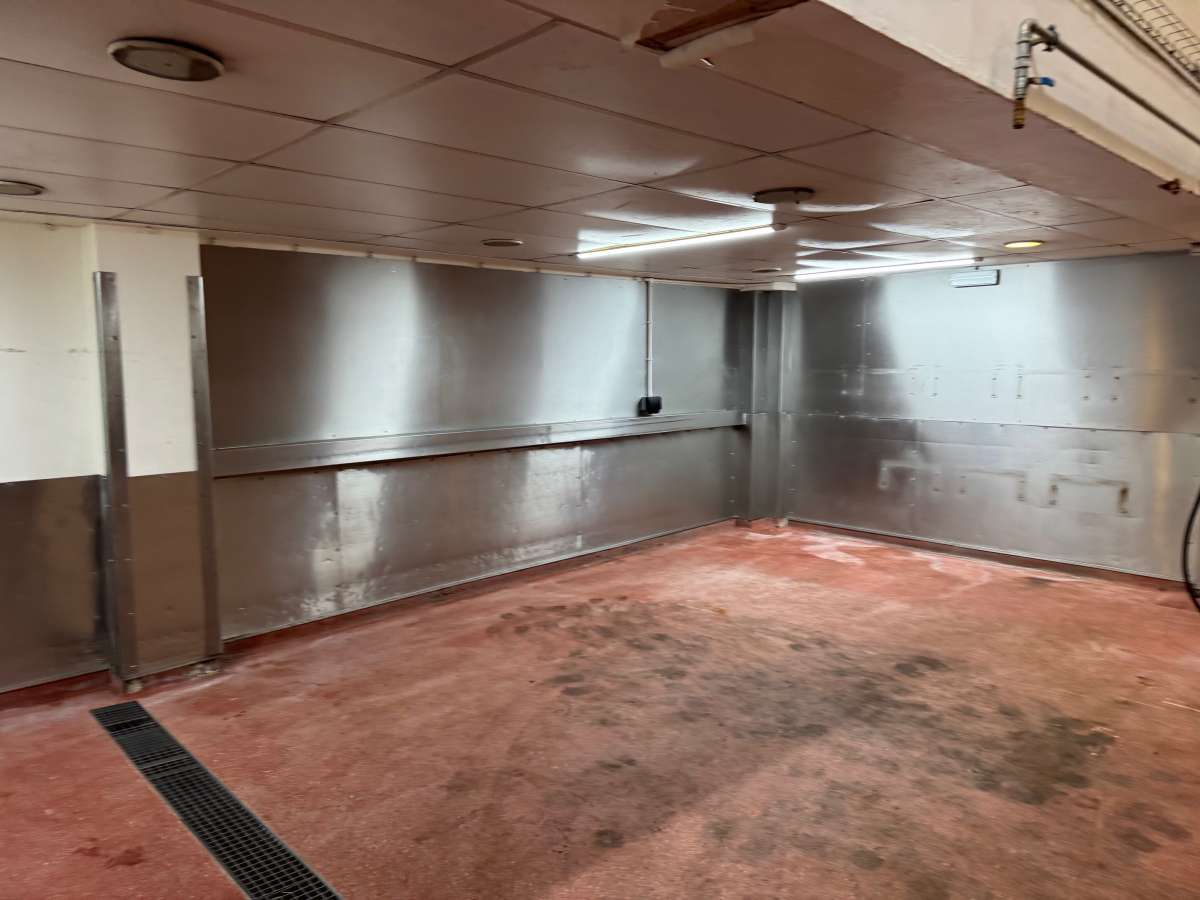 Industrial Unit in Wolverhampton - photo 3