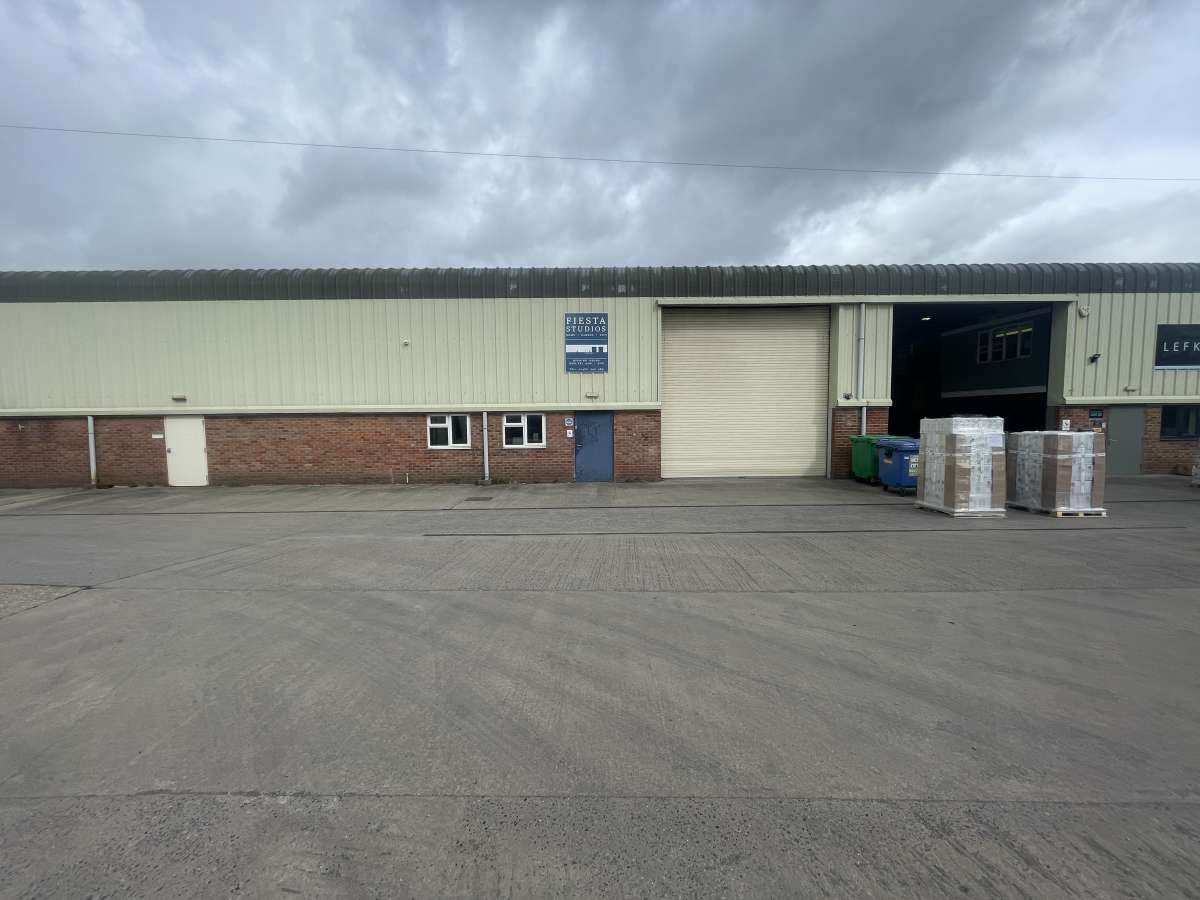 Industrial Unit in Taunton - photo 2