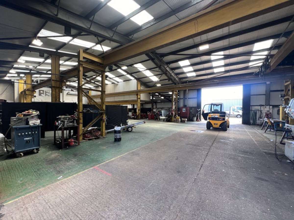 Industrial Unit in Southampton - photo 2