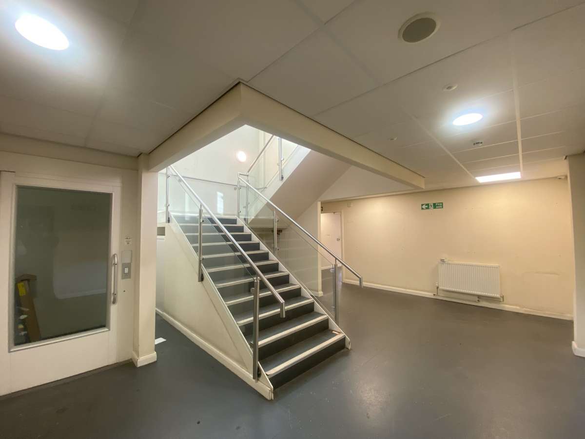 Industrial Unit in Barnsley - photo 4