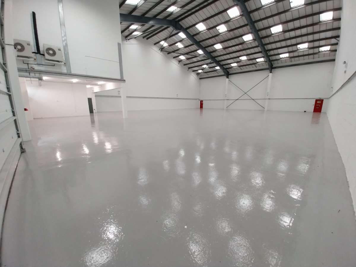 Industrial Unit in Croydon - photo 3