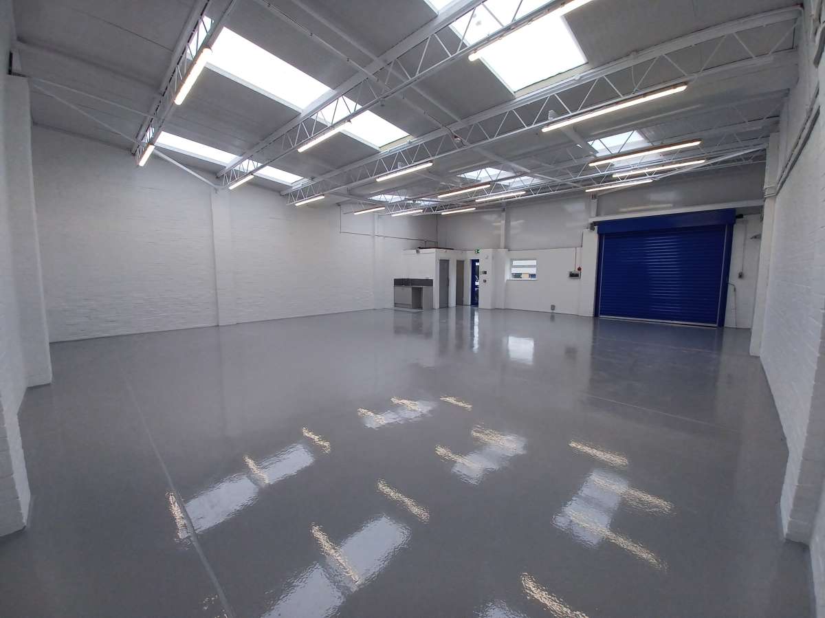 Industrial Unit in Croydon - photo 2