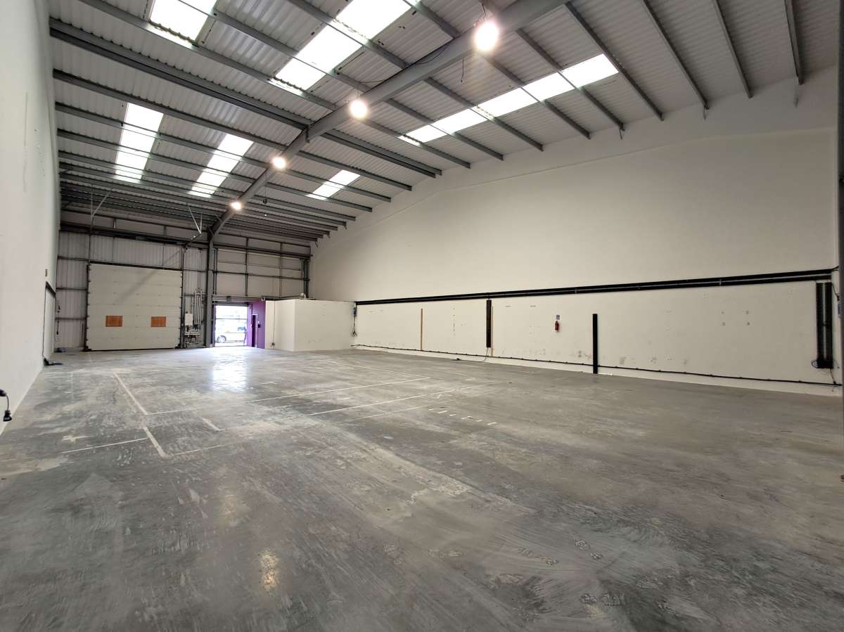 Industrial Unit in London - photo 2