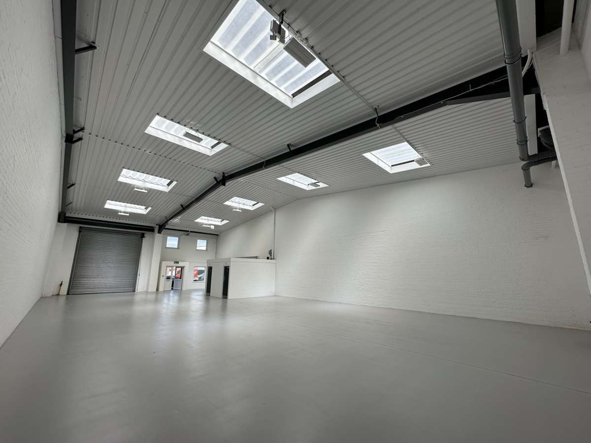 Industrial Unit in Eastbourne - photo 3