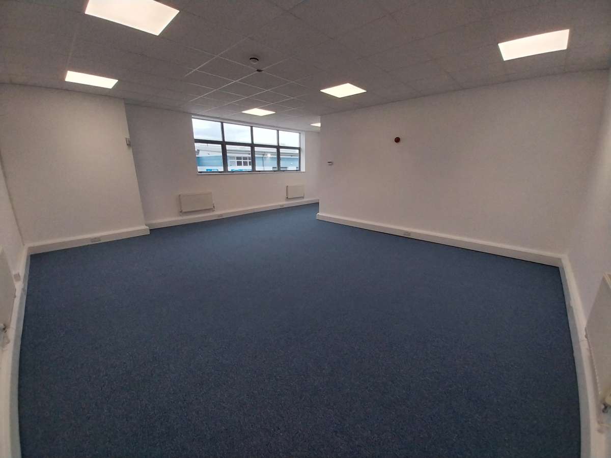 Industrial Unit in Redhill - photo 4