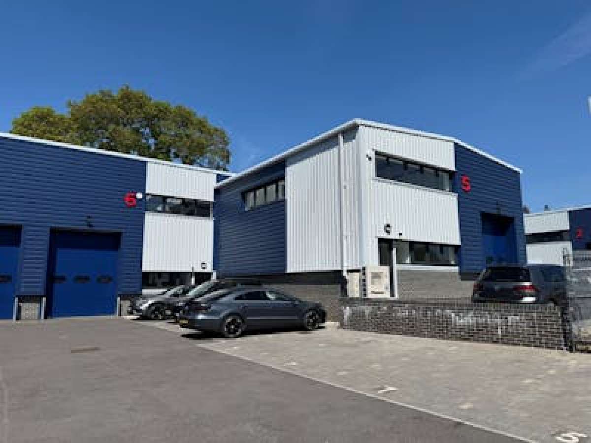 Industrial Unit in Romsey - photo 3