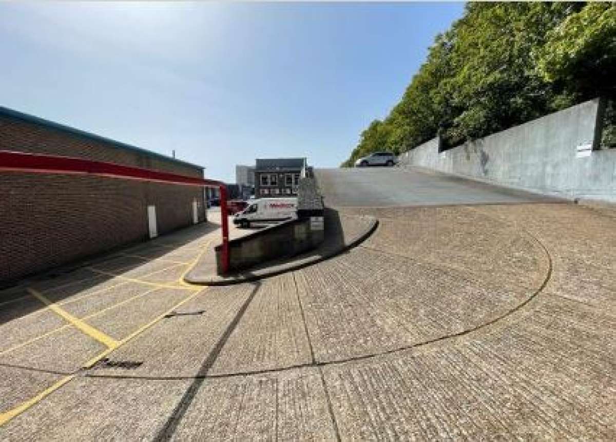 Industrial Unit in Brighton - photo 3