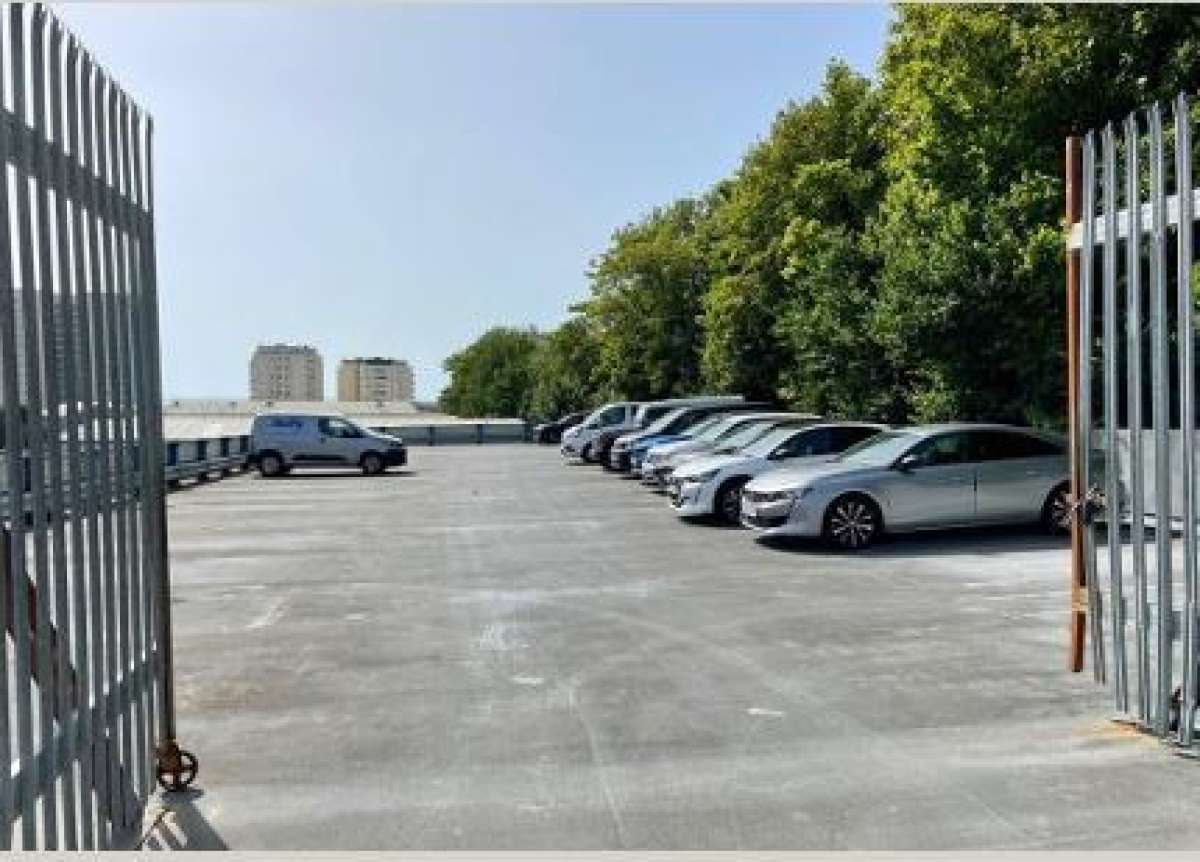 Industrial Unit in Brighton - photo 4