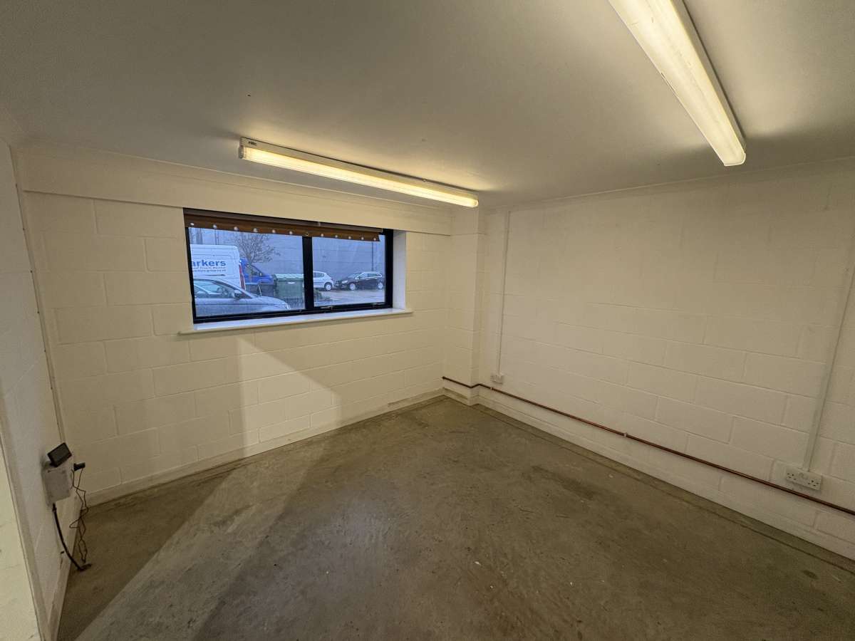 Industrial Unit in Hassocks - photo 4