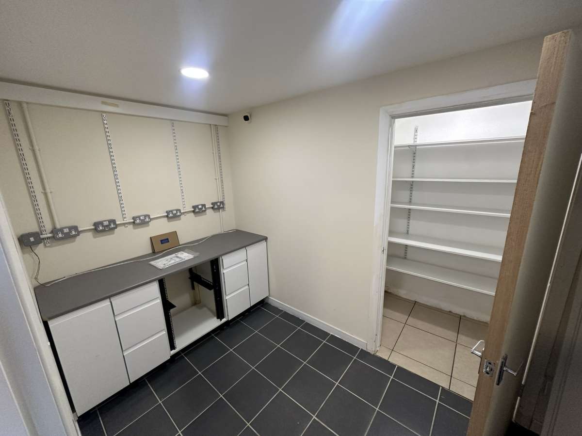 Industrial Unit in Eastbourne - photo 3