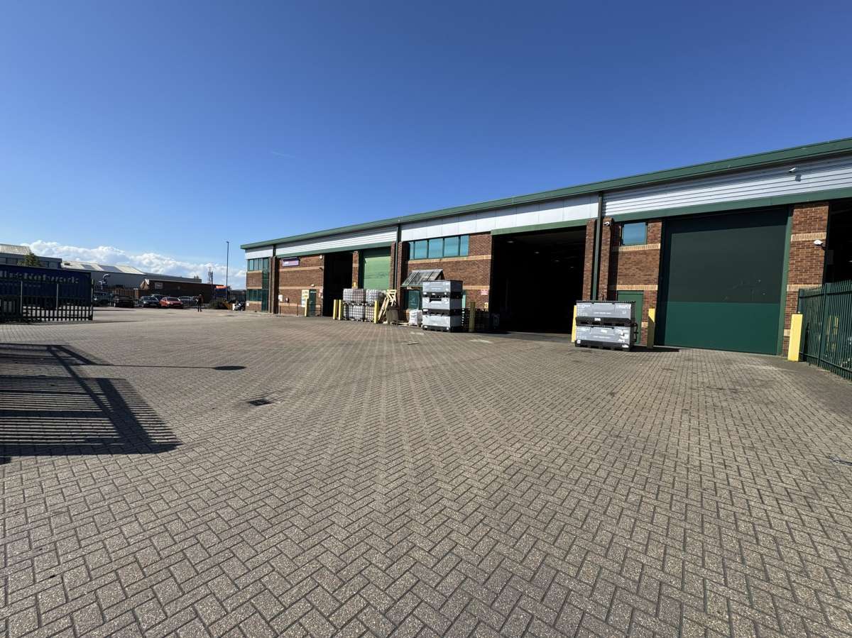 Industrial Unit in Portsmouth - photo 2
