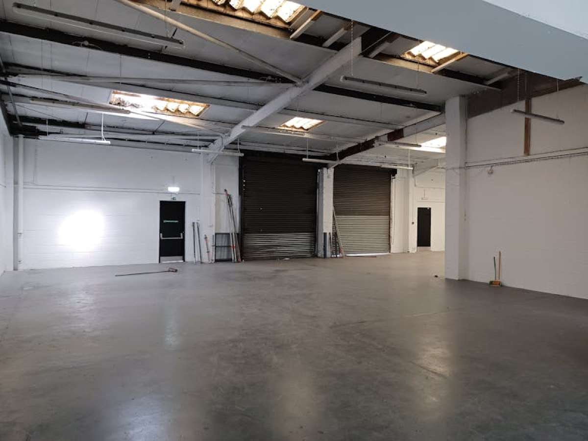 Industrial Unit in Croydon - photo 2