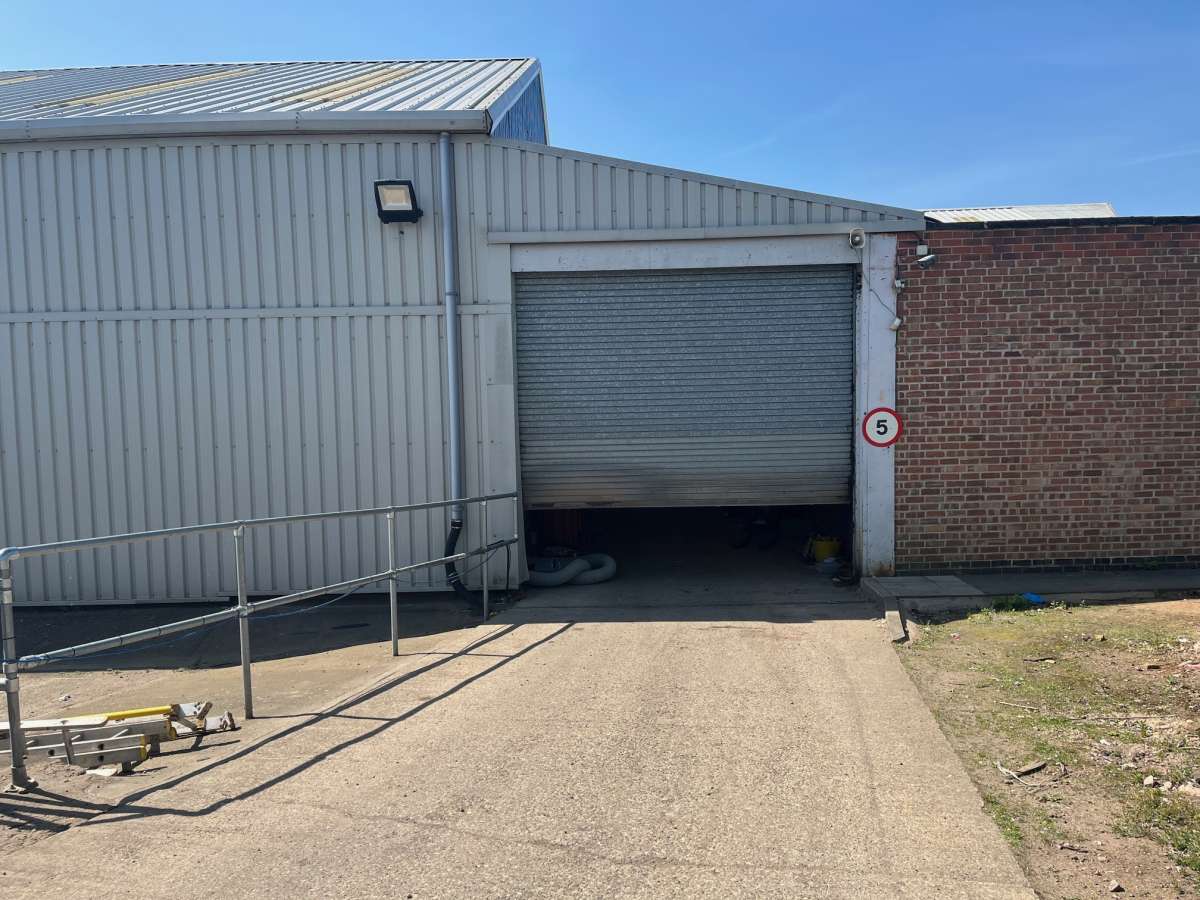 Industrial Unit in Leicester - photo 2