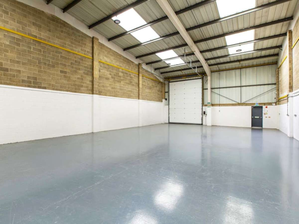 Industrial Unit in Newbury - photo 2