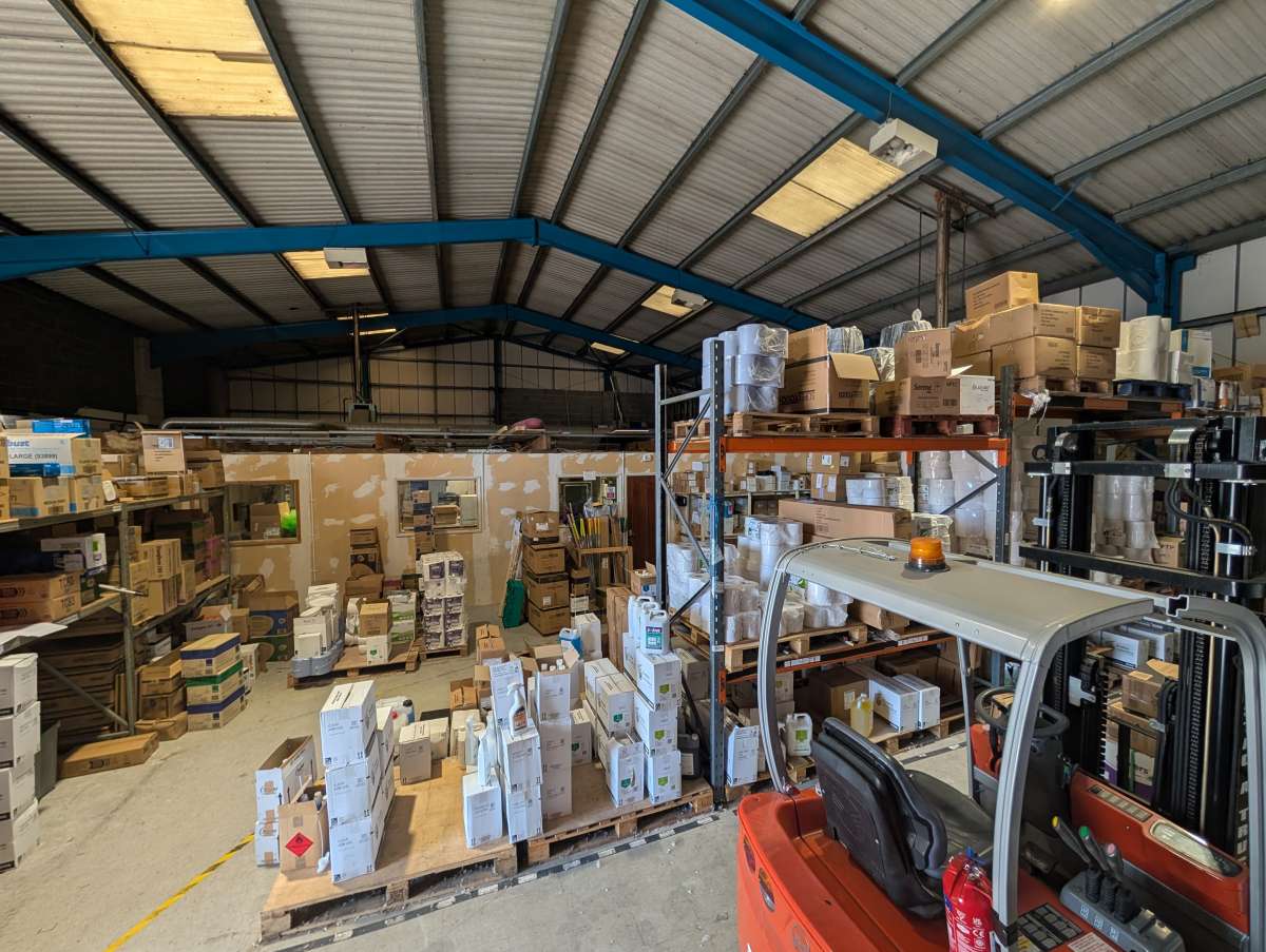 Industrial Unit in Fareham - photo 2