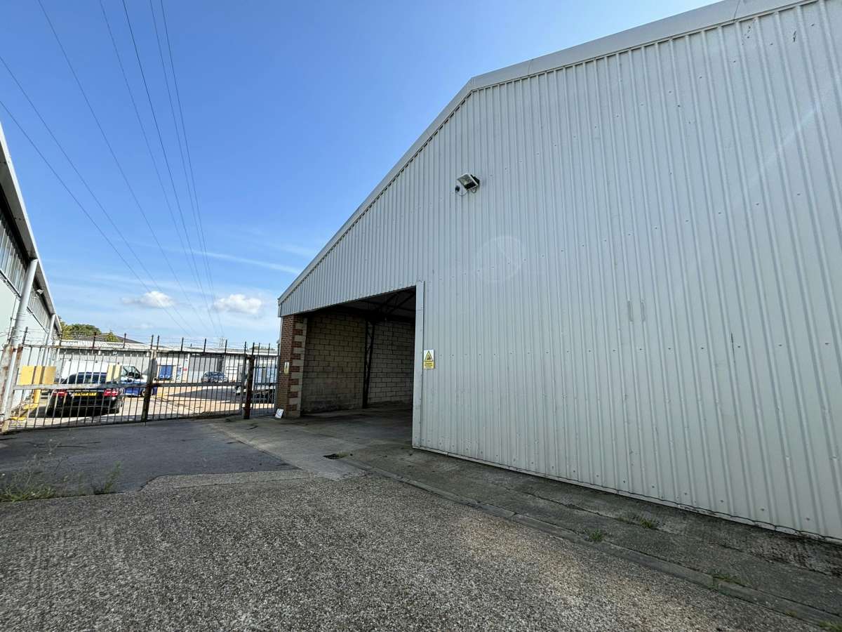 Industrial Unit in Portsmouth - photo 4