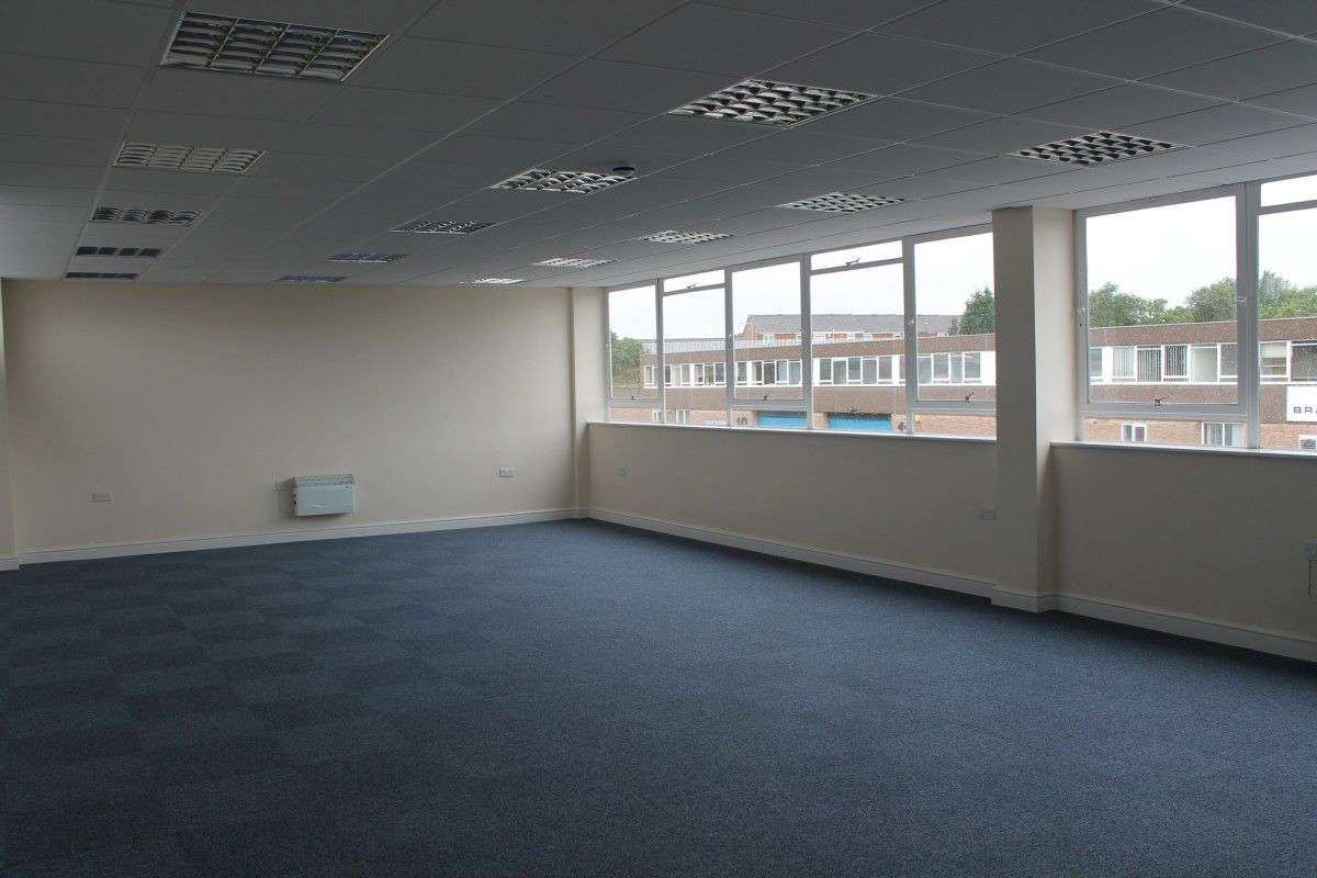 Industrial Unit in Wolverhampton - photo 3