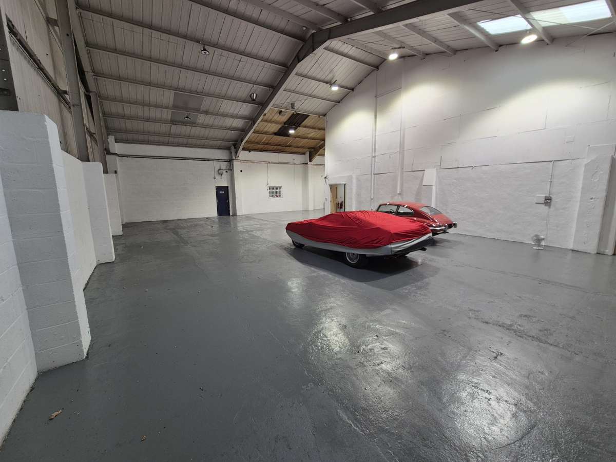 Industrial Unit in Stockport - photo 2