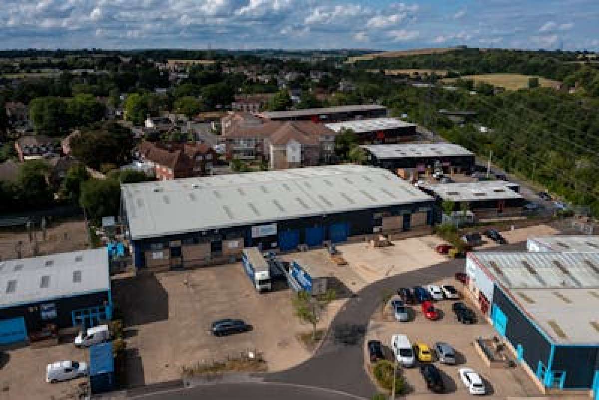 Industrial Unit in Waterlooville - photo 2