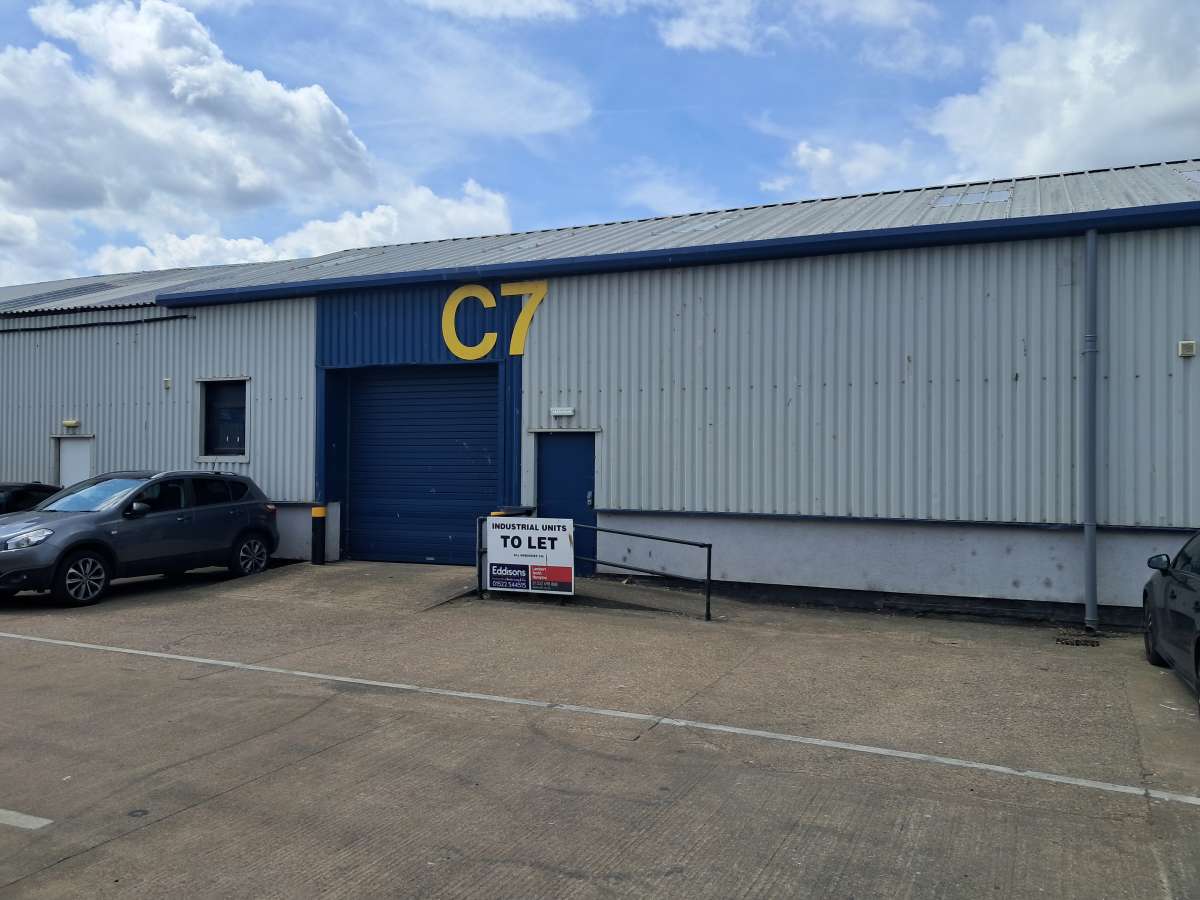 Industrial Unit in Boston - photo 2