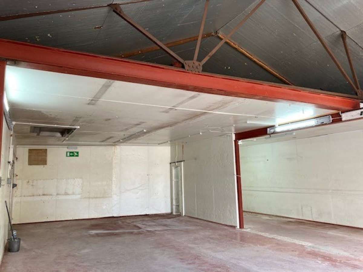 Industrial Unit in Bagshot - photo 2