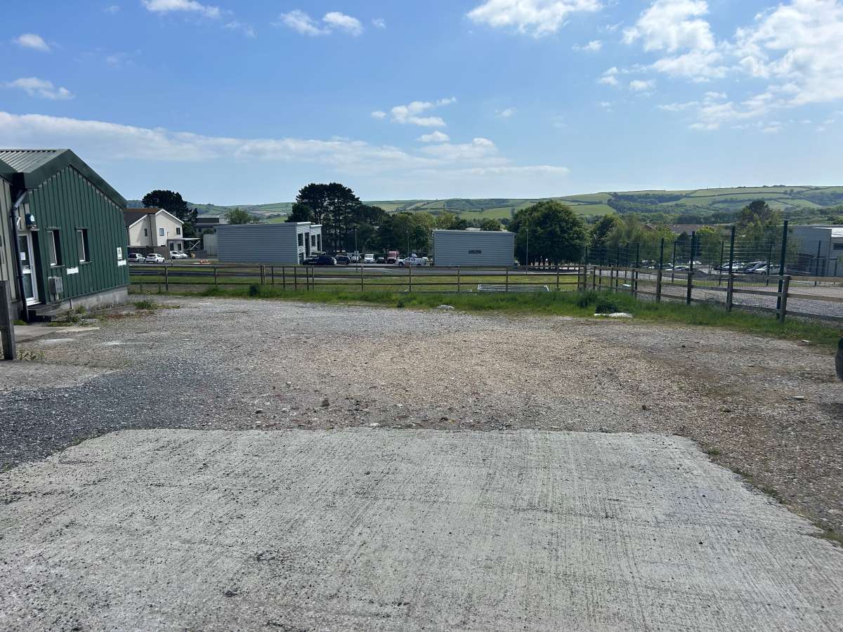 Industrial Unit in Torpoint - photo 2