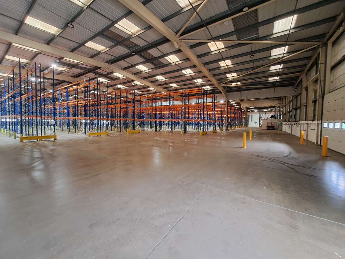 Industrial Unit in Milton Keynes - photo 2