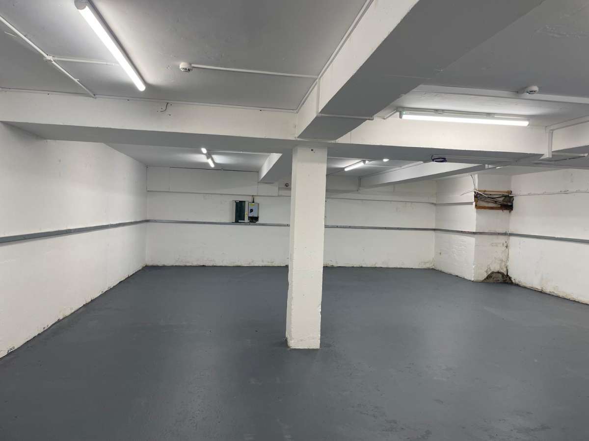 Industrial Unit in Bath - photo 2