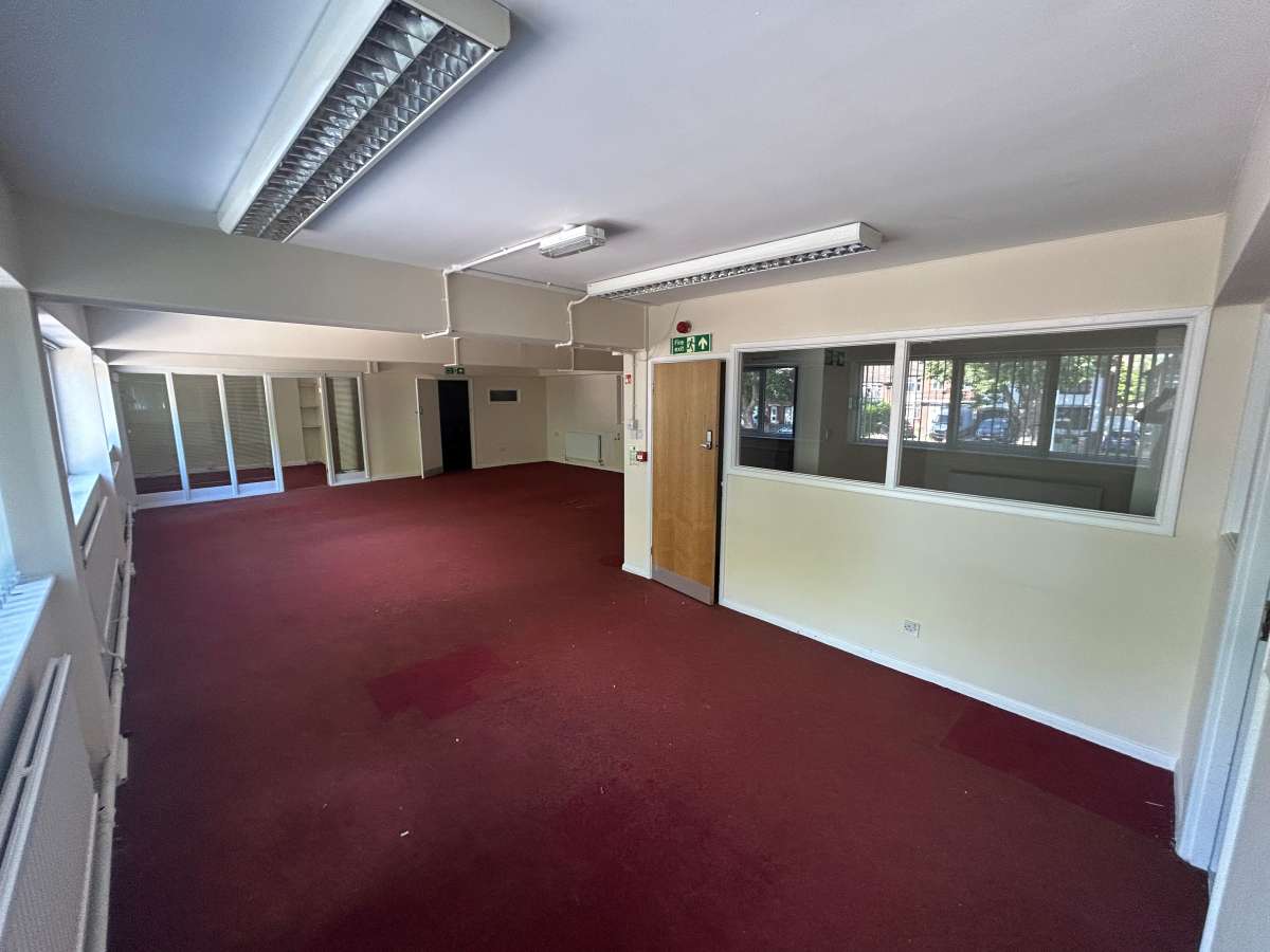 Industrial Unit in Leicester - photo 2