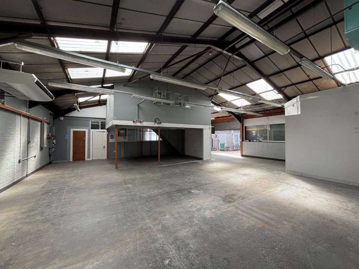 Industrial Unit in Leicester - photo 3