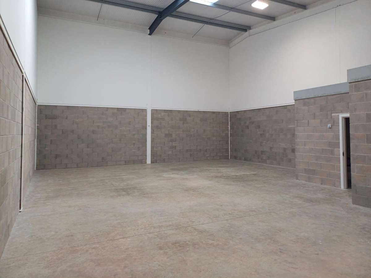 Industrial Unit in Peterborough - photo 3