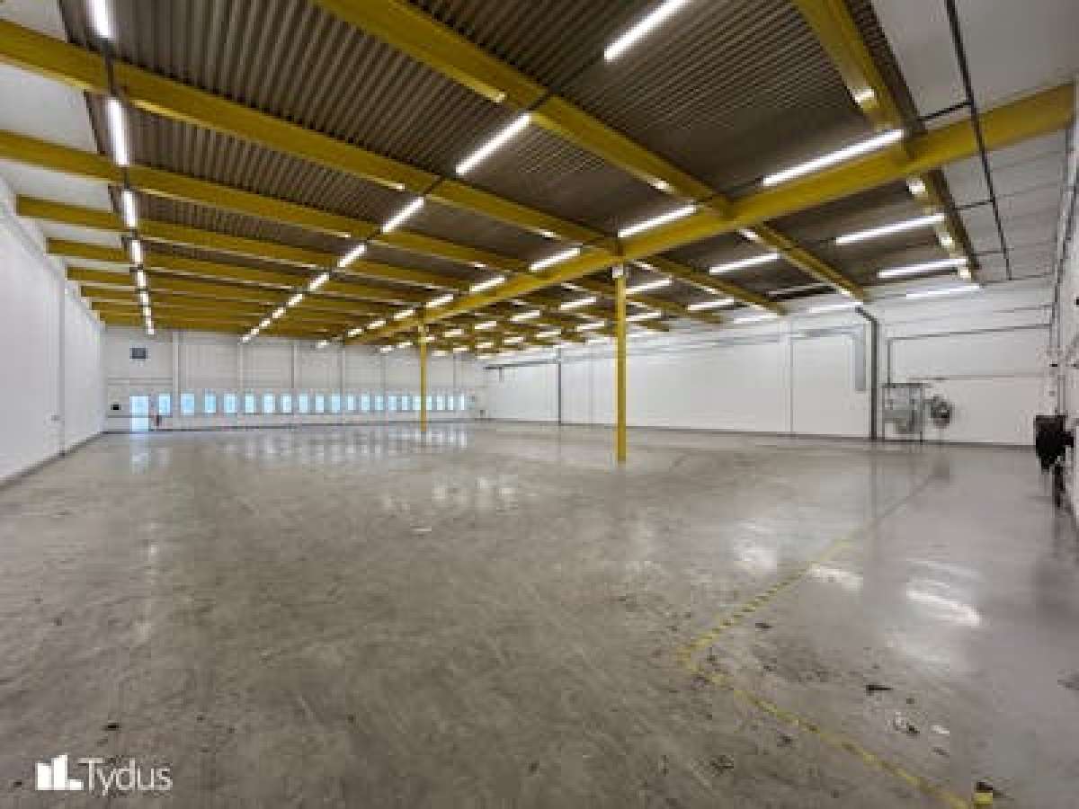 Industrial Unit in Peterborough - photo 2