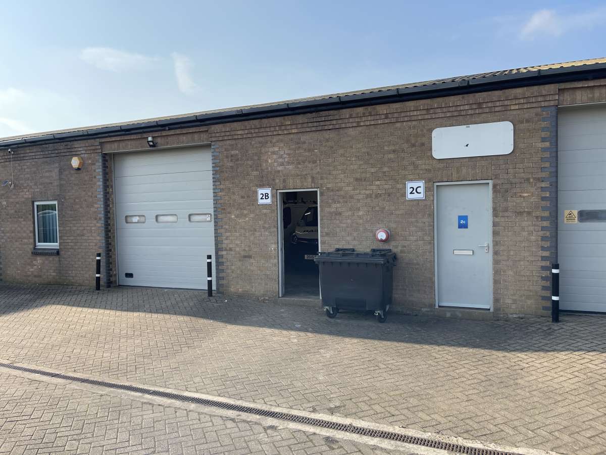 Industrial Unit in Boston - photo 2