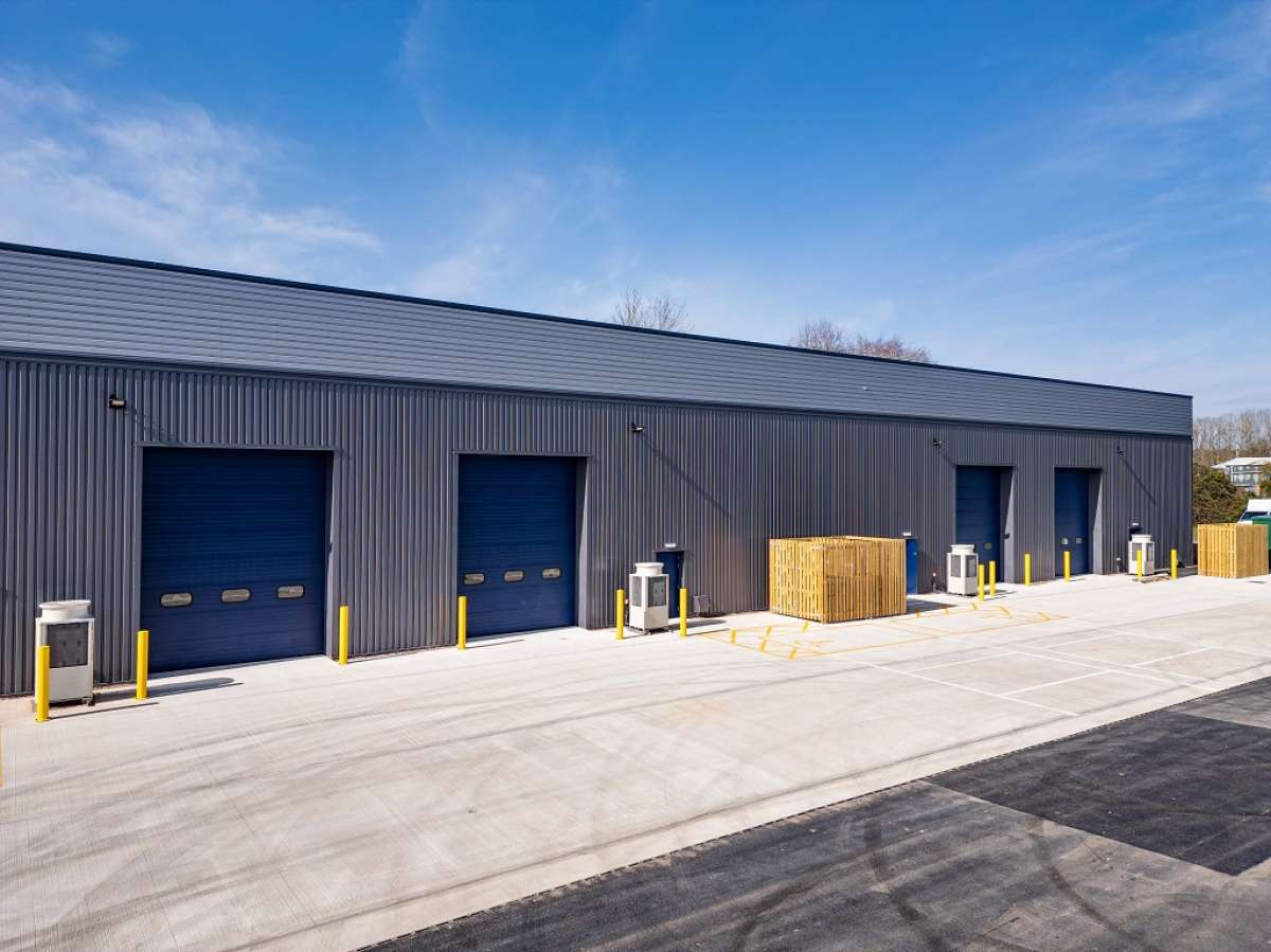 Industrial Unit in Redditch - photo 2