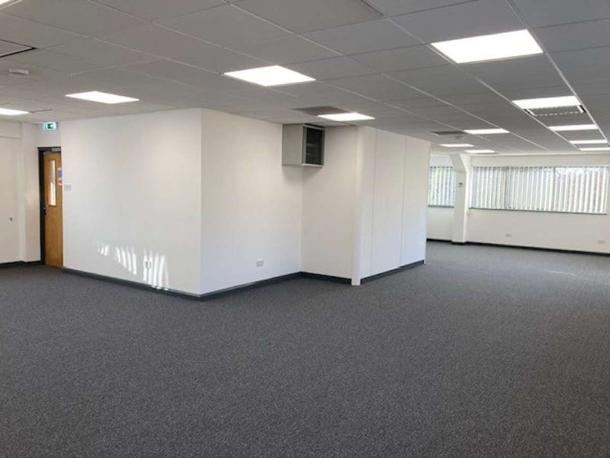Office in Camberley - photo 3