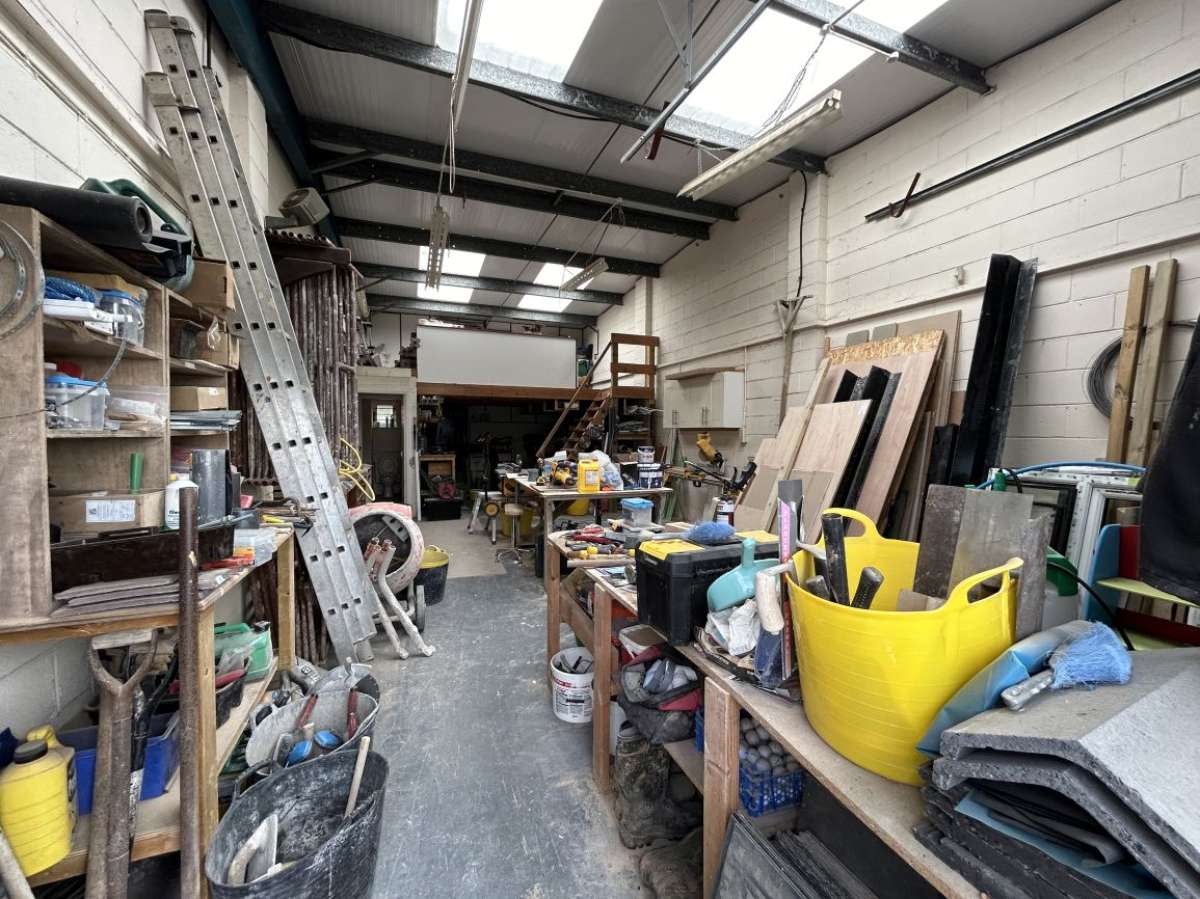 Industrial Unit in Saltash - photo 3