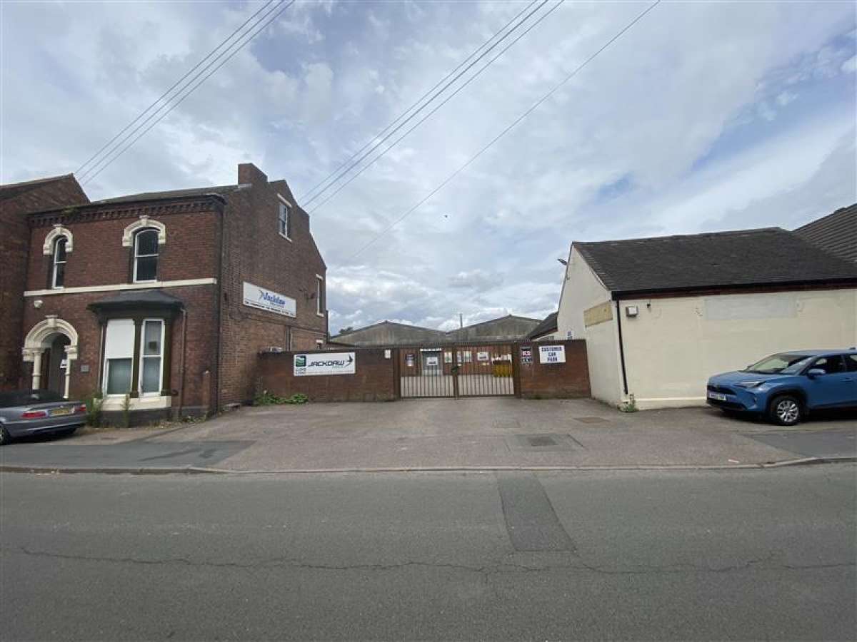 Industrial Unit in Willenhall - photo 2