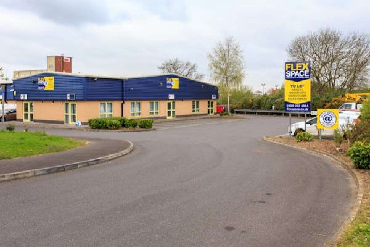 Industrial Unit in Newark - photo 2