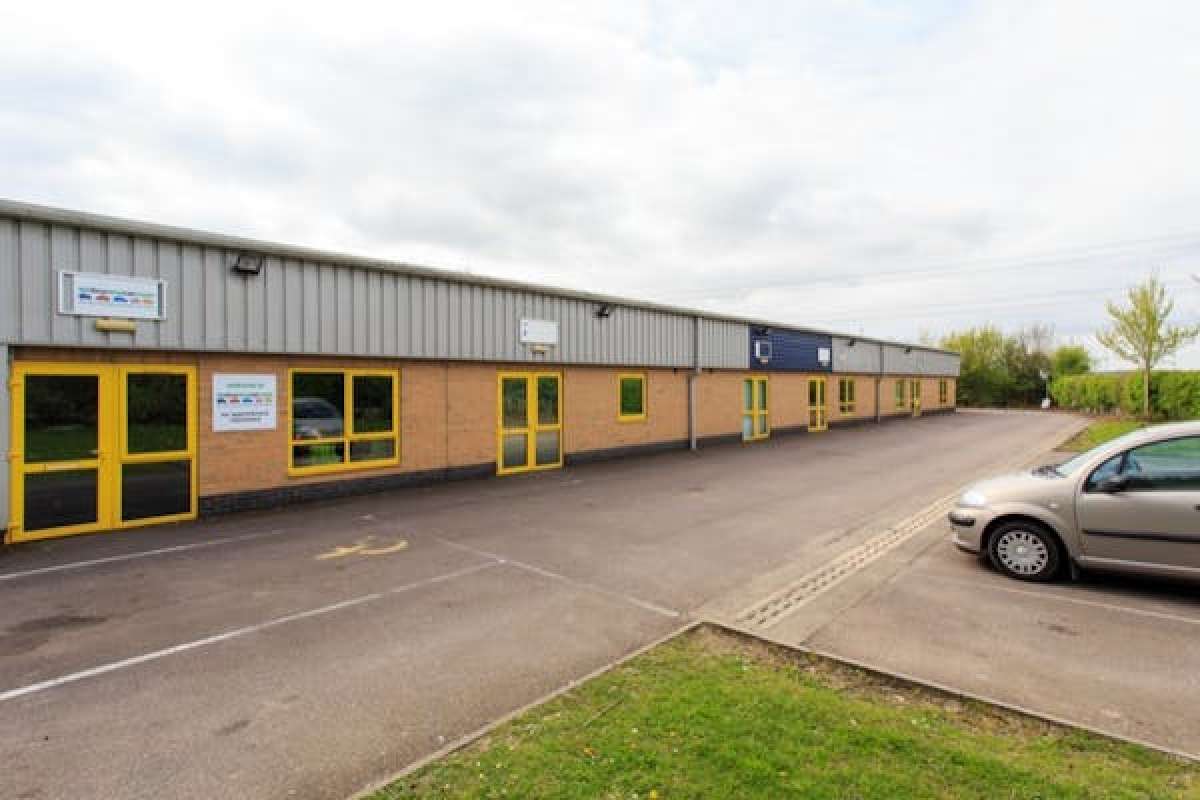 Industrial Unit in Lincoln - photo 2