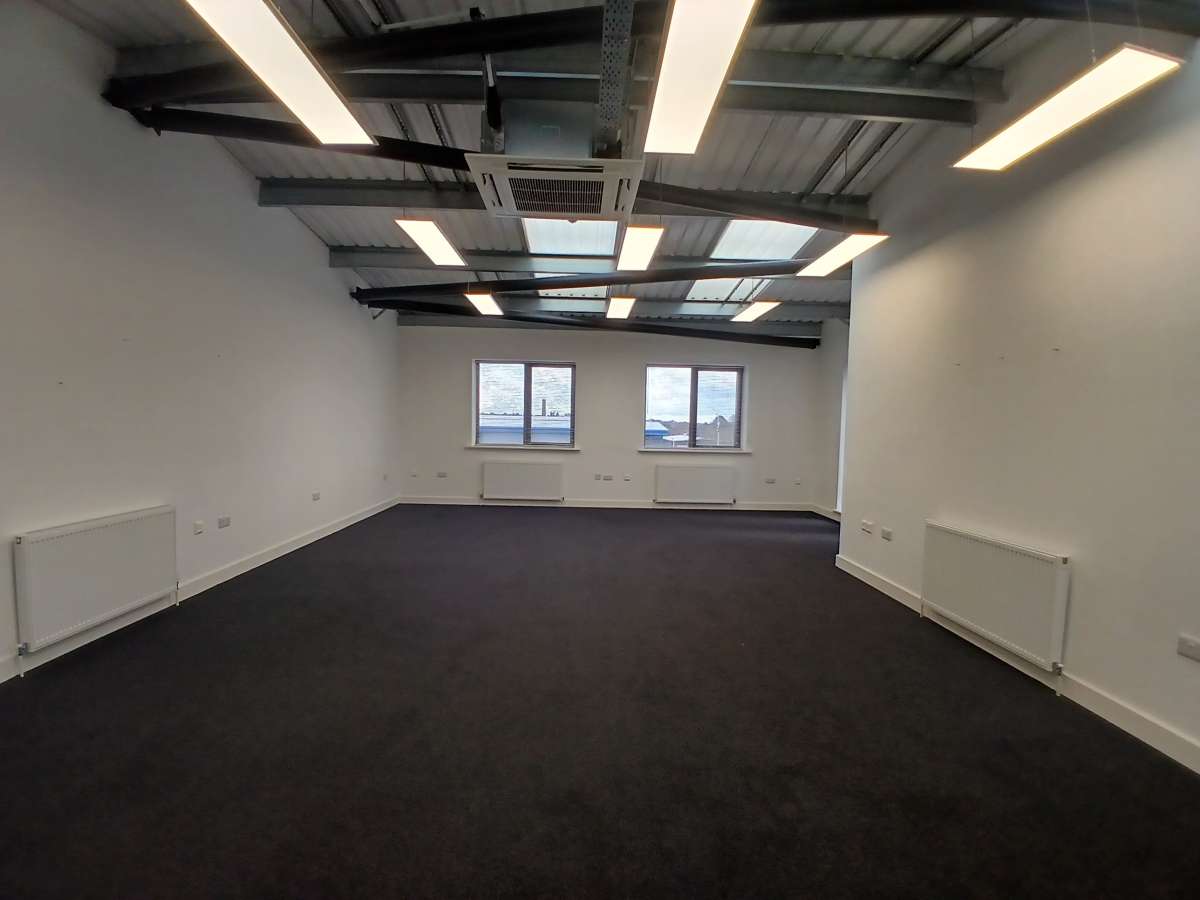 Industrial Unit in Wakefield - photo 4