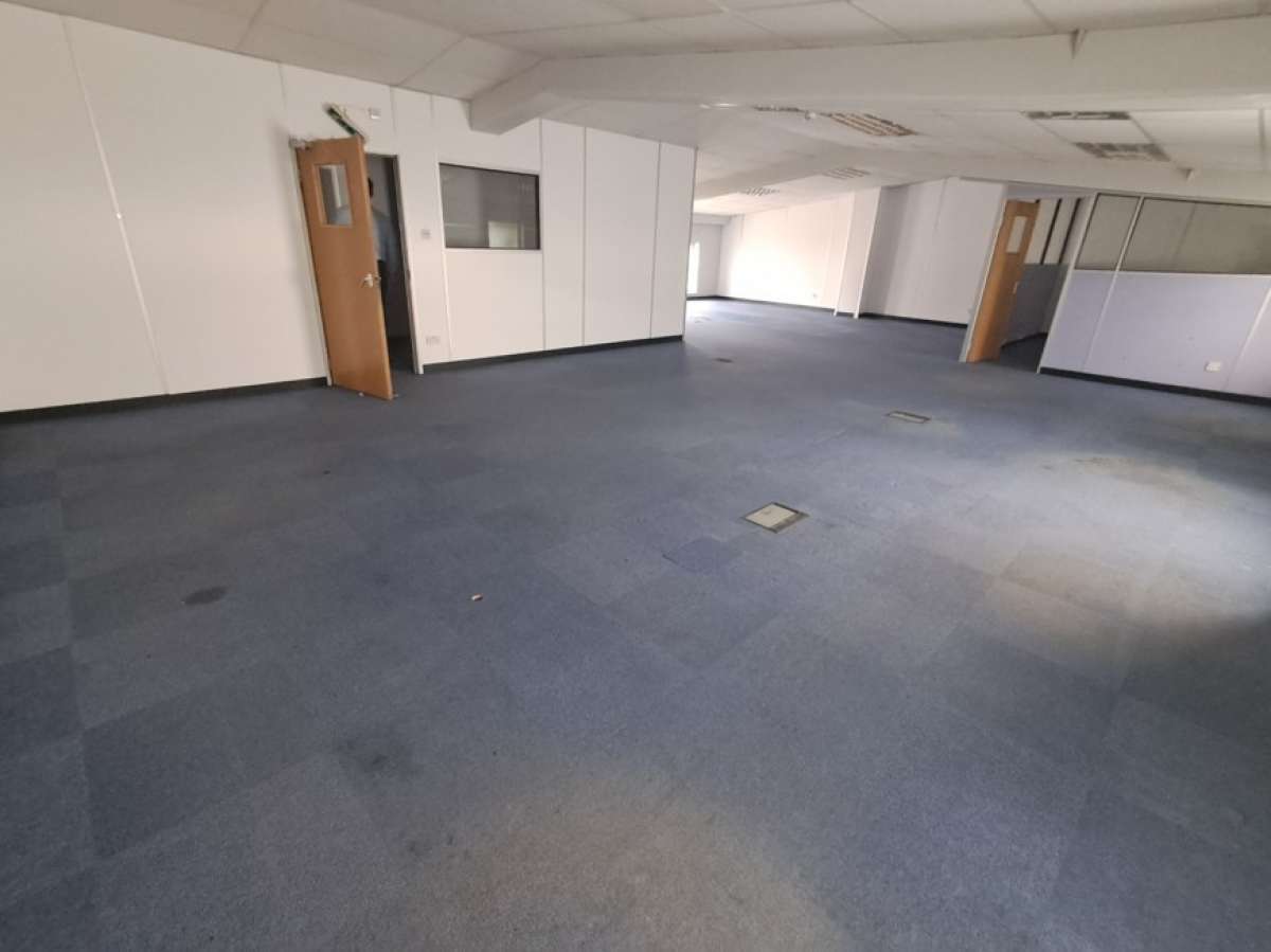 Industrial Unit in Sutton - photo 4