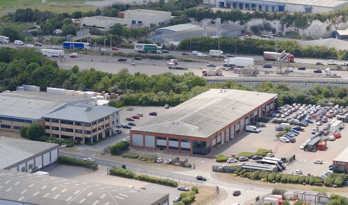 Industrial Unit in Grays - photo 3