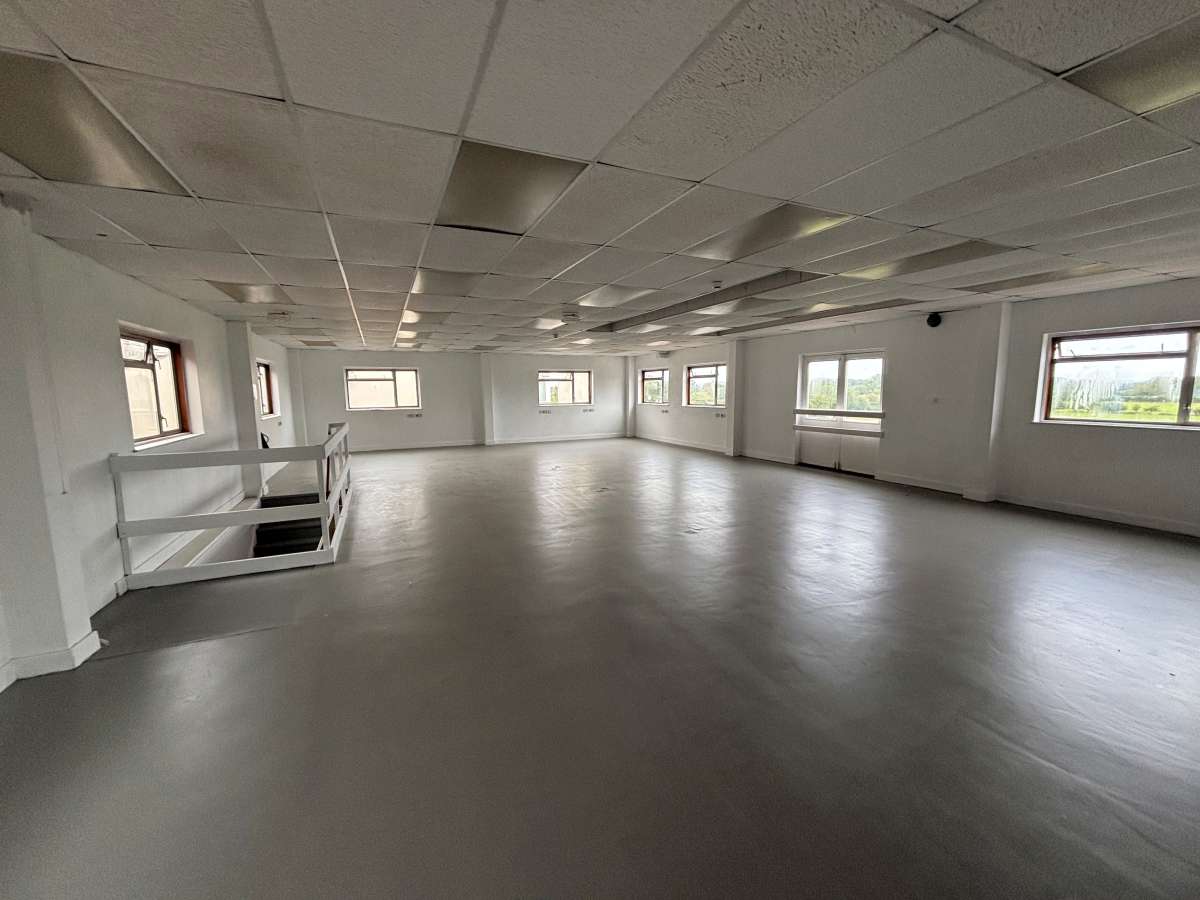 Industrial Unit in Loughborough - photo 2